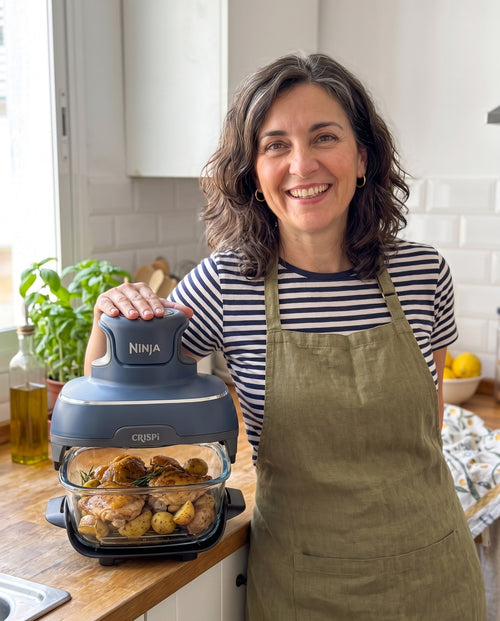 Lola Medina con su Ninja Crispi y unos contramuslos con patatas
